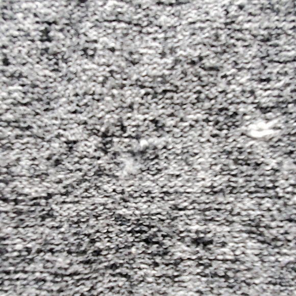 One piece - Picture 2 of 2